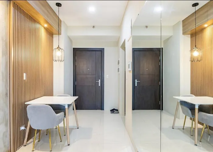 Apartahotel 1br In Uptown Parksuites T2, Bgc Taguig
