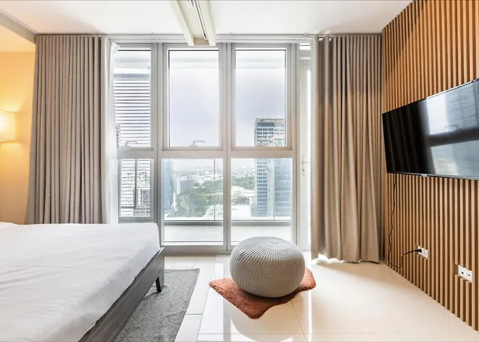 1br In Uptown Parksuites T2, Bgc Taguig Manila